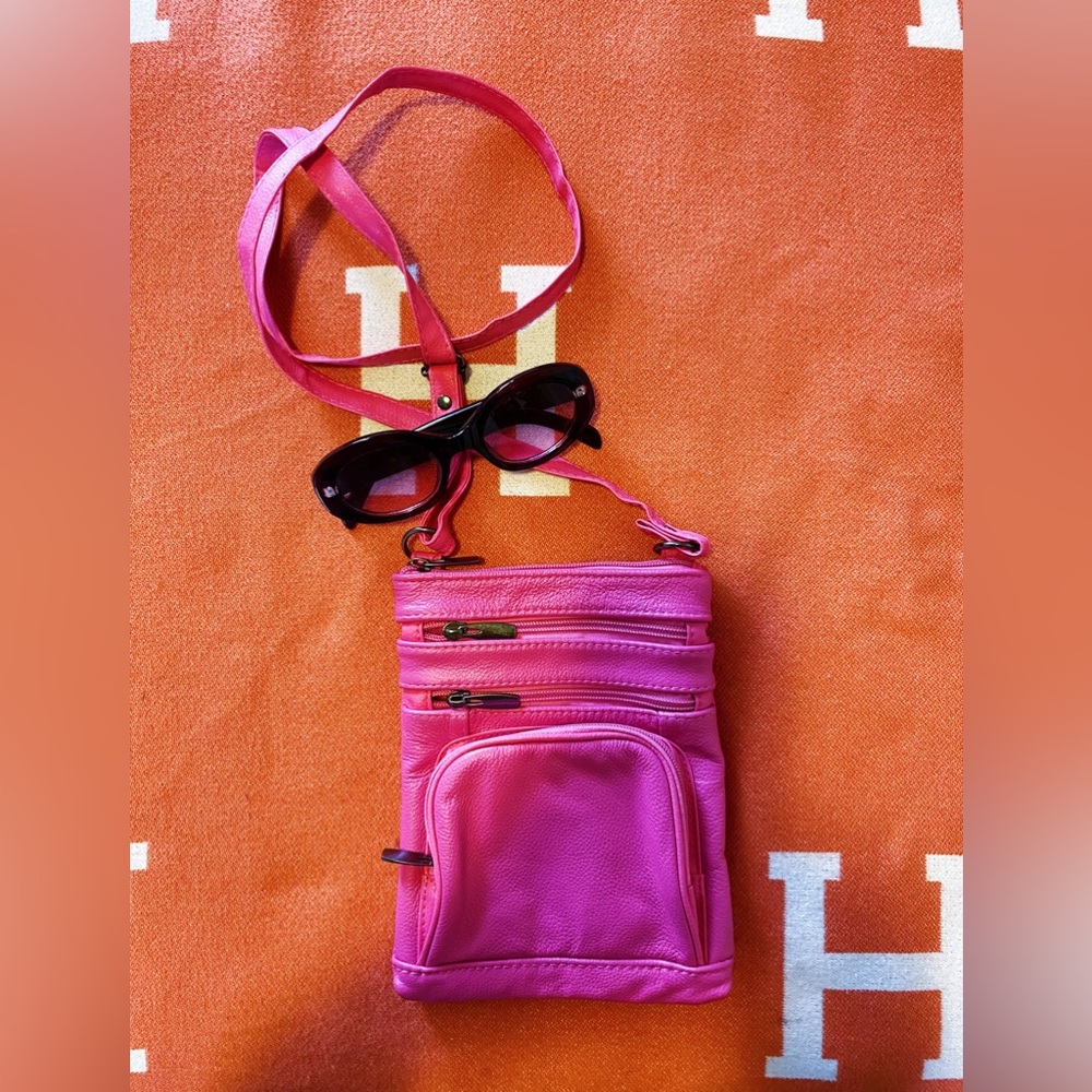 Hot Pink Side Purse with Zippers💕